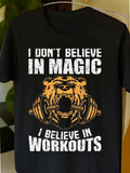 Men's T-Shirt I Dont Believe In Magic Fierce Roaring Bear With Dumbbells On Black T Shirt