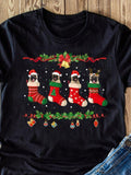 Men's T-Shirt Christmas Pugs In Festive Stockings Among Garland And Ornaments Black Shirt