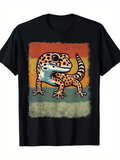 Men's T-Shirt Retro Striped Background With Colorful Spotted Gecko Lizard Standing